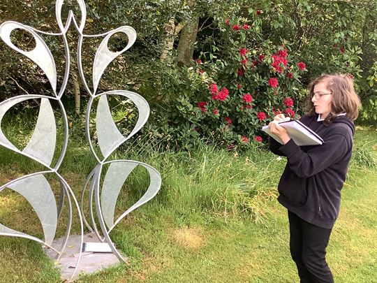 ISP student sketching at Pashley Manor